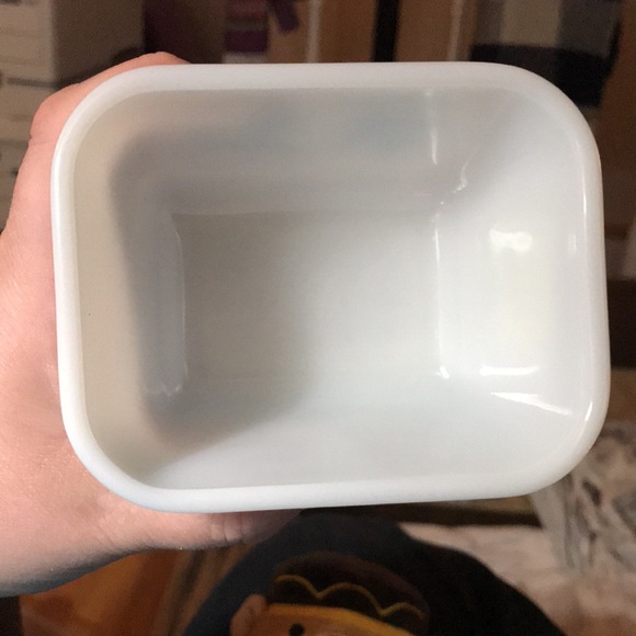 Vintage Pyrex Early American 501 “fridgie” 1.5 cups with lid. Made in USA - Picture 4 of 10